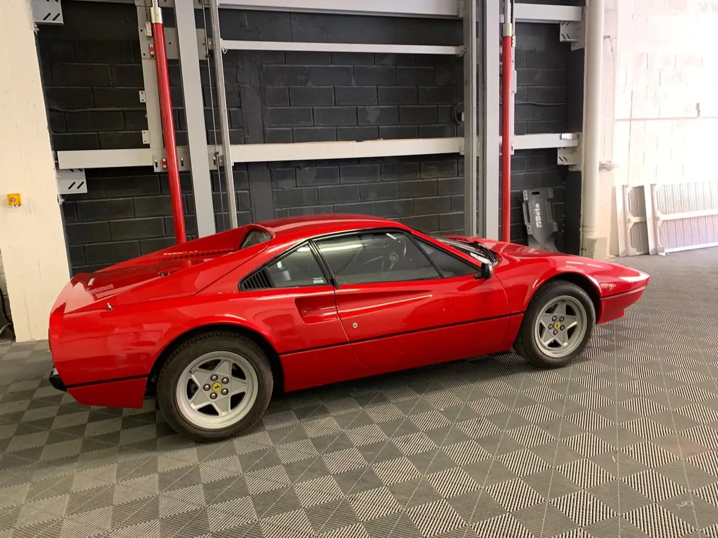 Ferrari 308 Roşu - 2