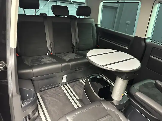 Volkswagen Multivan view 26