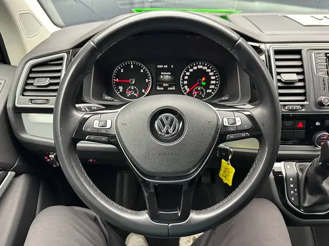 Volkswagen Multivan view 16