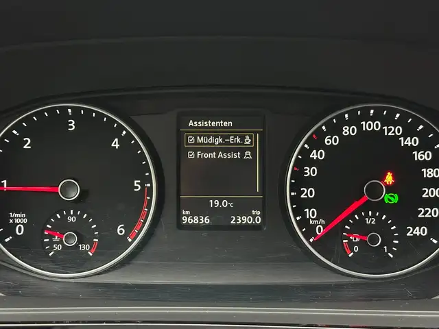 Volkswagen Multivan view 24