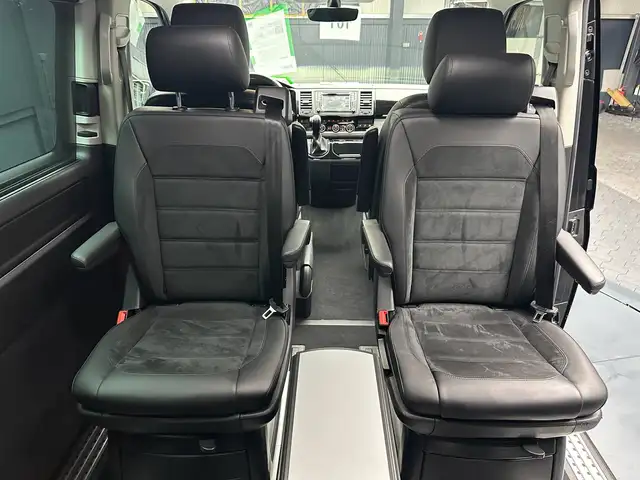 Volkswagen Multivan view 27