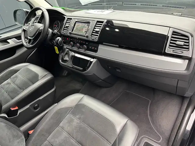 Volkswagen Multivan view 11