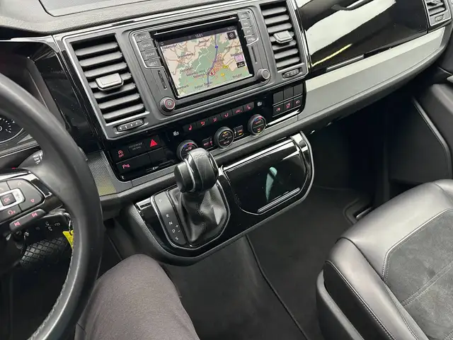 Volkswagen Multivan view 18