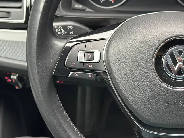 Volkswagen Multivan view 17