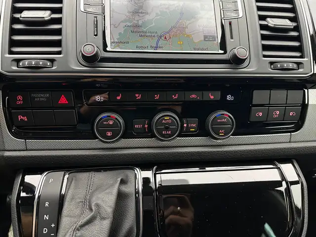 Volkswagen Multivan view 19