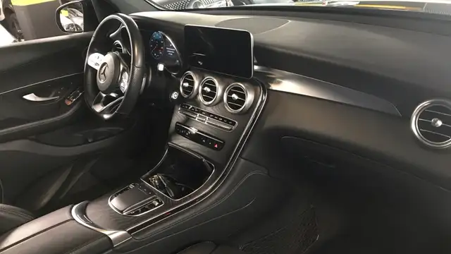 Mercedes-Benz GLC view 10