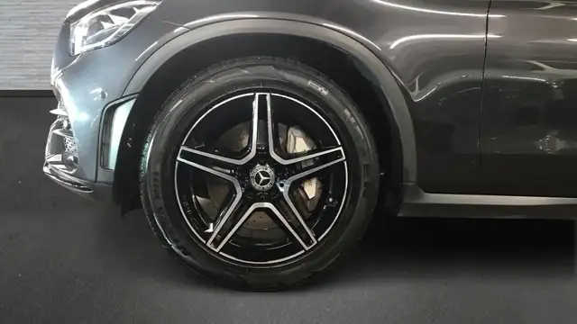 Mercedes-Benz GLC view 5