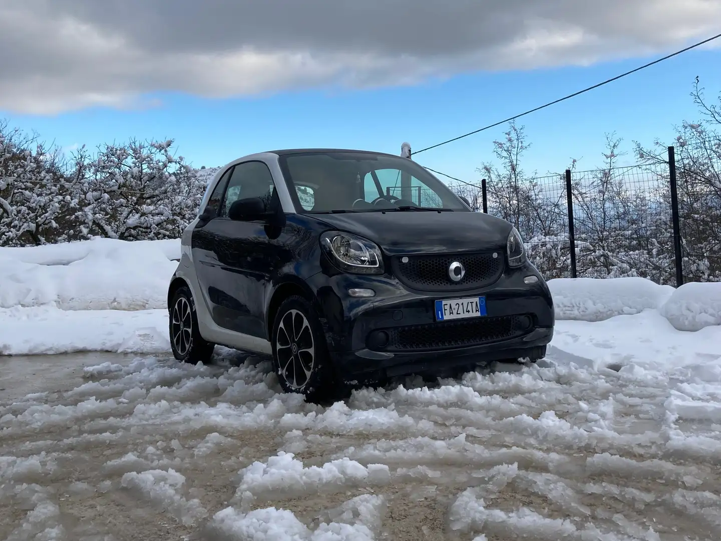 smart forTwo Fortwo 1.0 Black Passion 61cv crna - 1