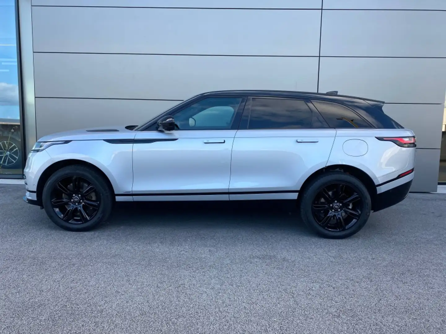 Land Rover Range Rover Velar 2.0 P400e 404ch PHEV R-Dynamic Edition AWD BVA - 2