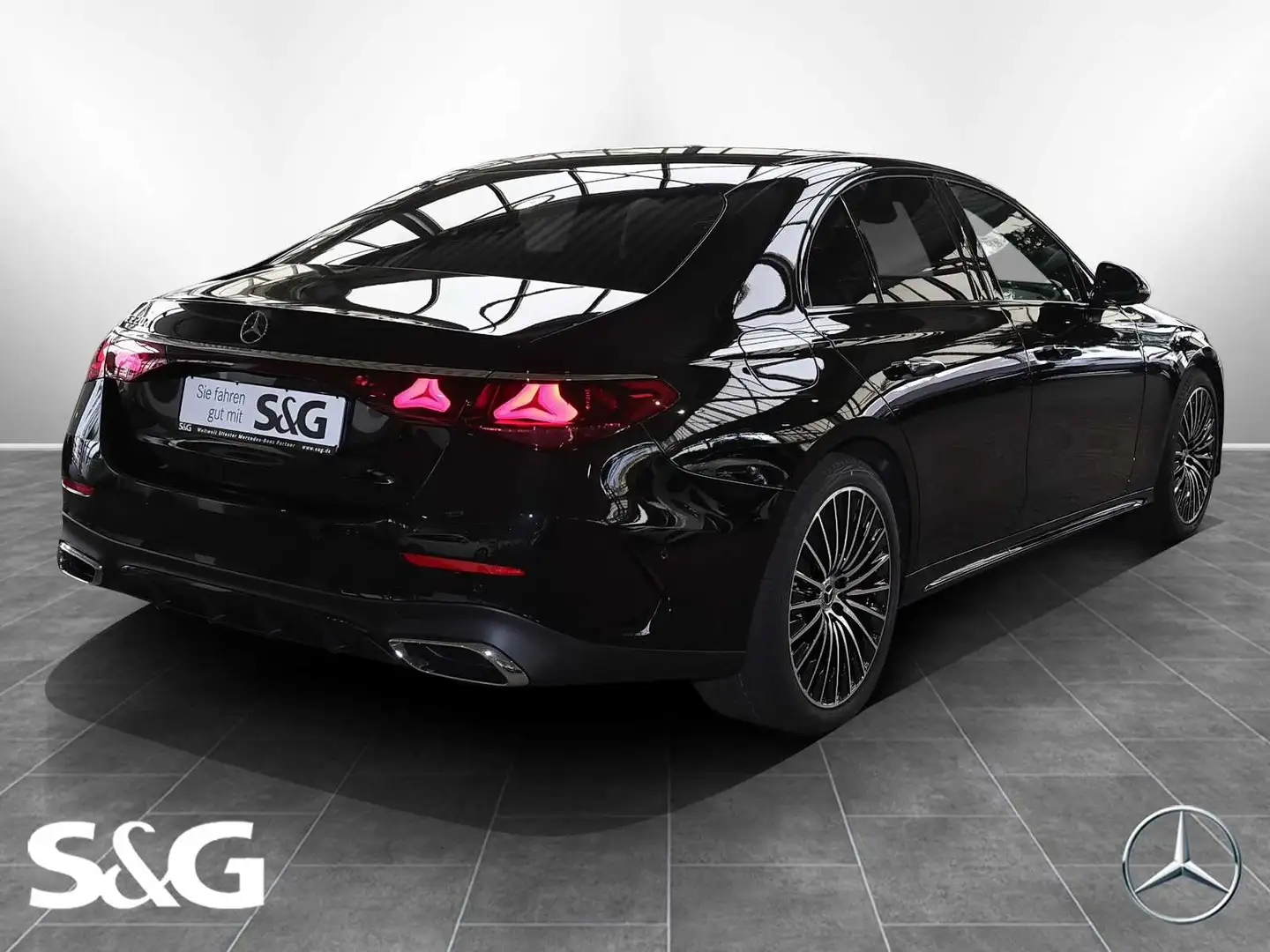 Mercedes-Benz E 220 d AMG MBUX+DIG-LED+360°K+Pano+Distro+Night Noir - 2