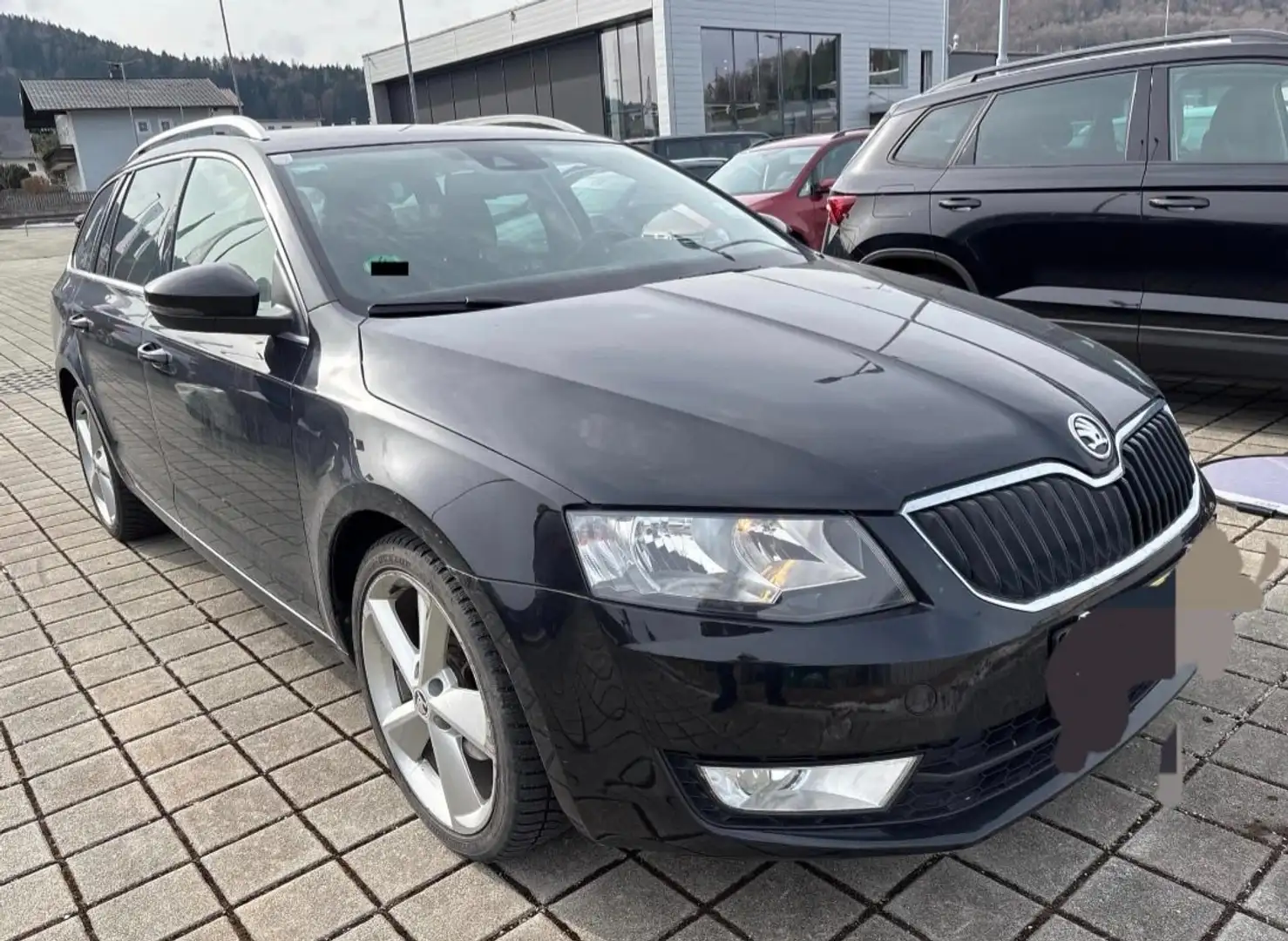 Skoda Octavia Elegance 2.0 TDI Schwarz - 2