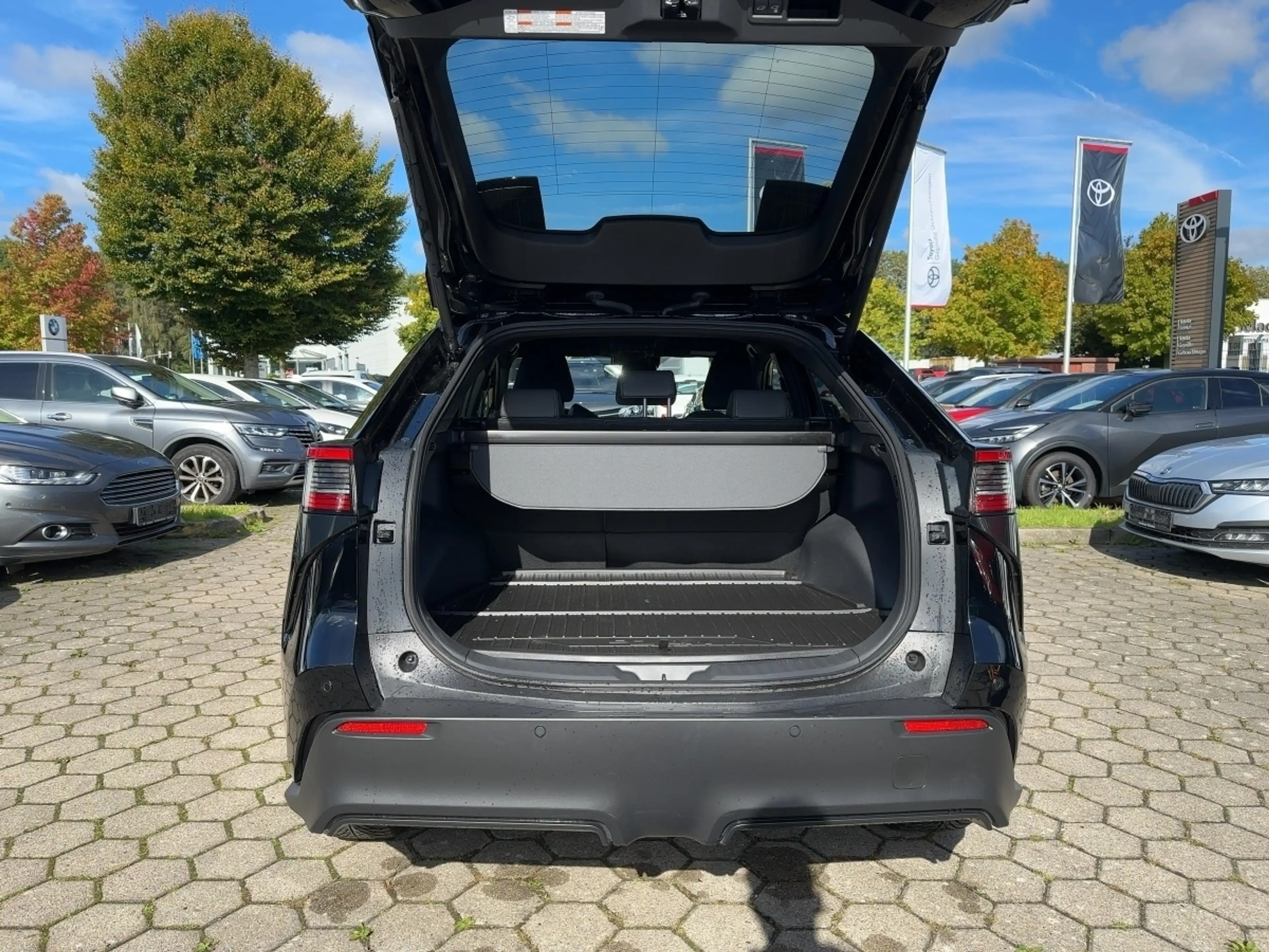 Toyota bZ4X FWD *360° KAMERA*SHZ*CCS*LRHZ*NAVI*CARPLAY* — photo 13