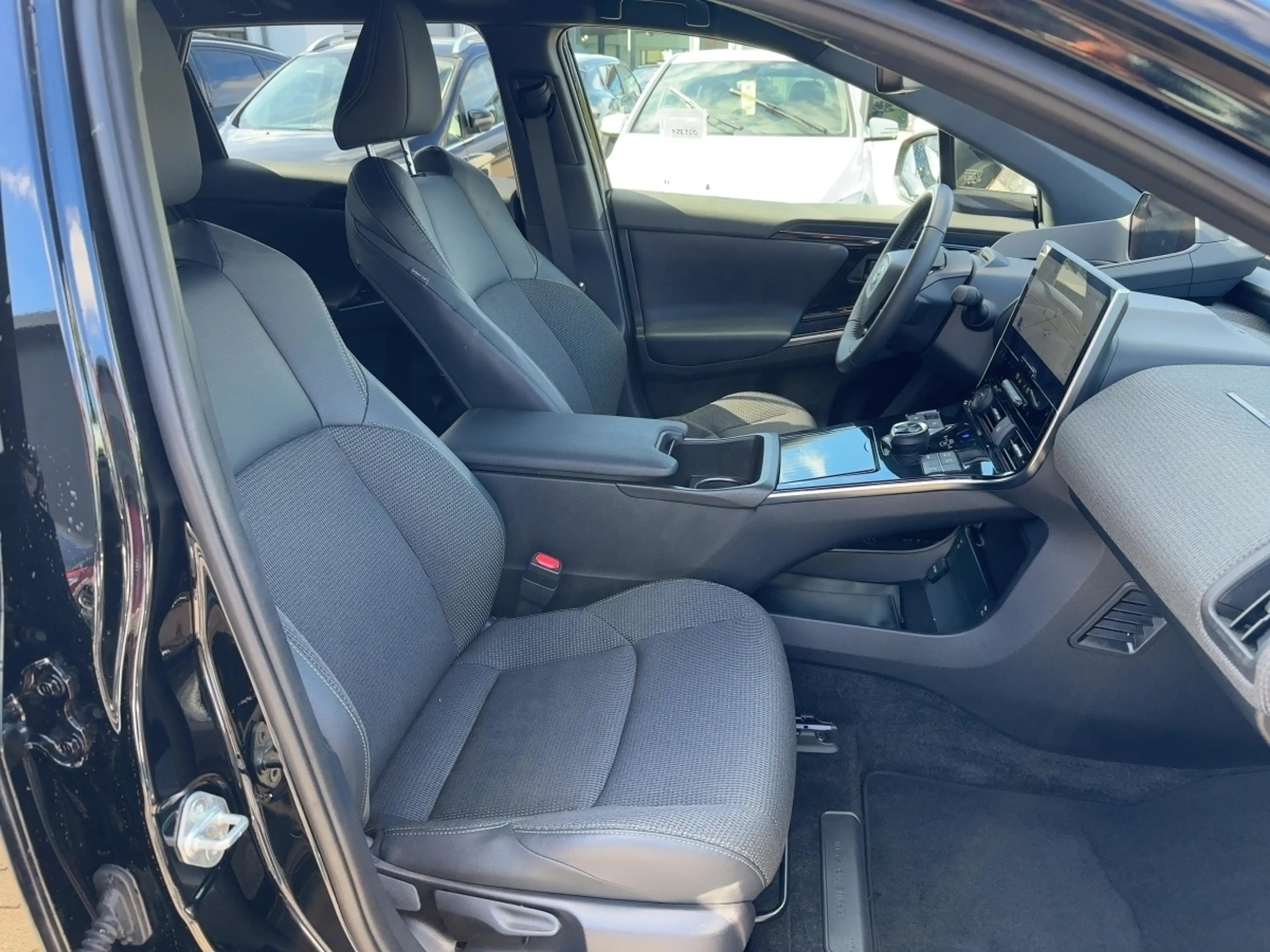 Toyota bZ4X FWD *360° KAMERA*SHZ*CCS*LRHZ*NAVI*CARPLAY* — photo 11
