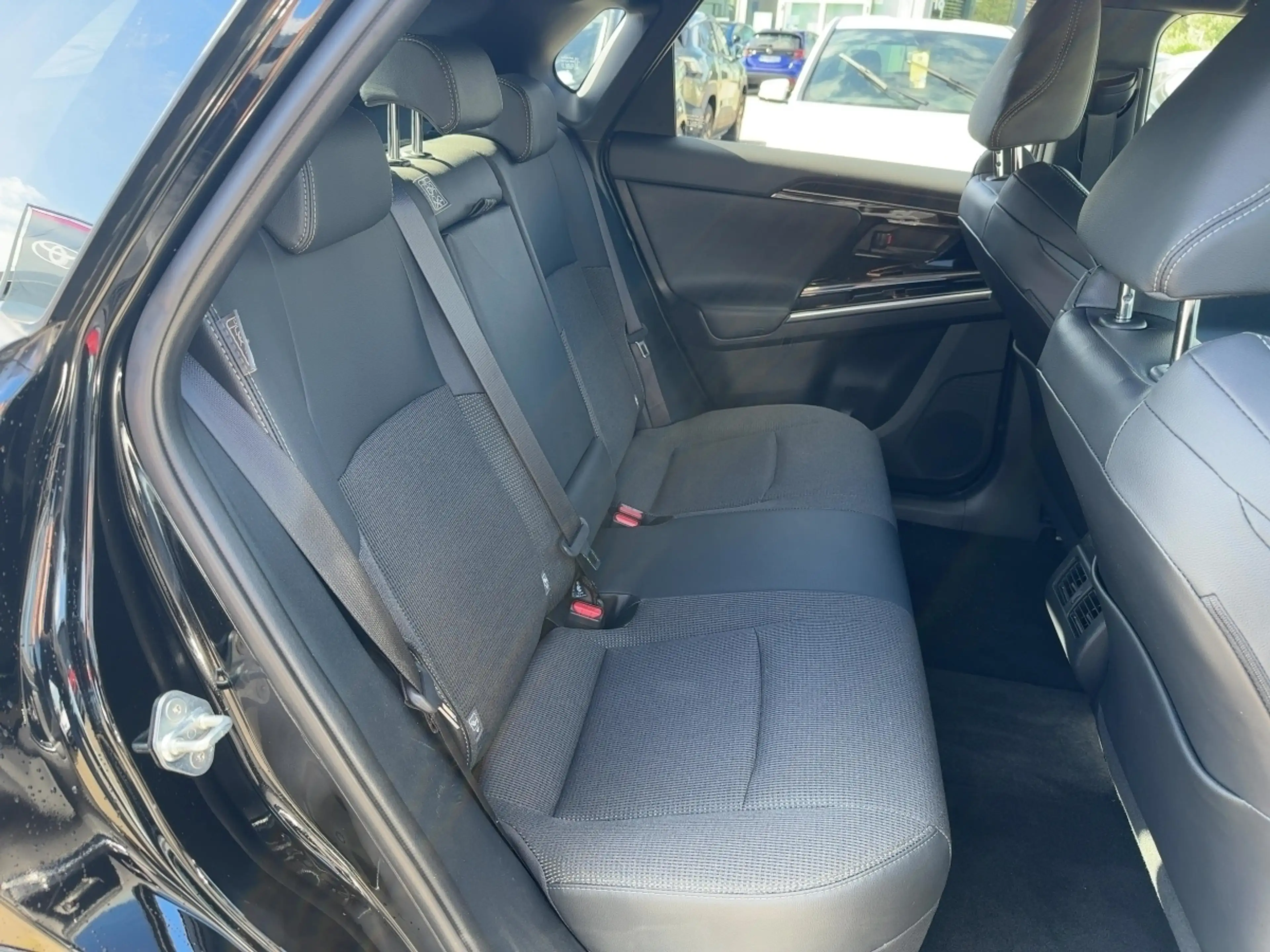 Toyota bZ4X FWD *360° KAMERA*SHZ*CCS*LRHZ*NAVI*CARPLAY* — photo 12