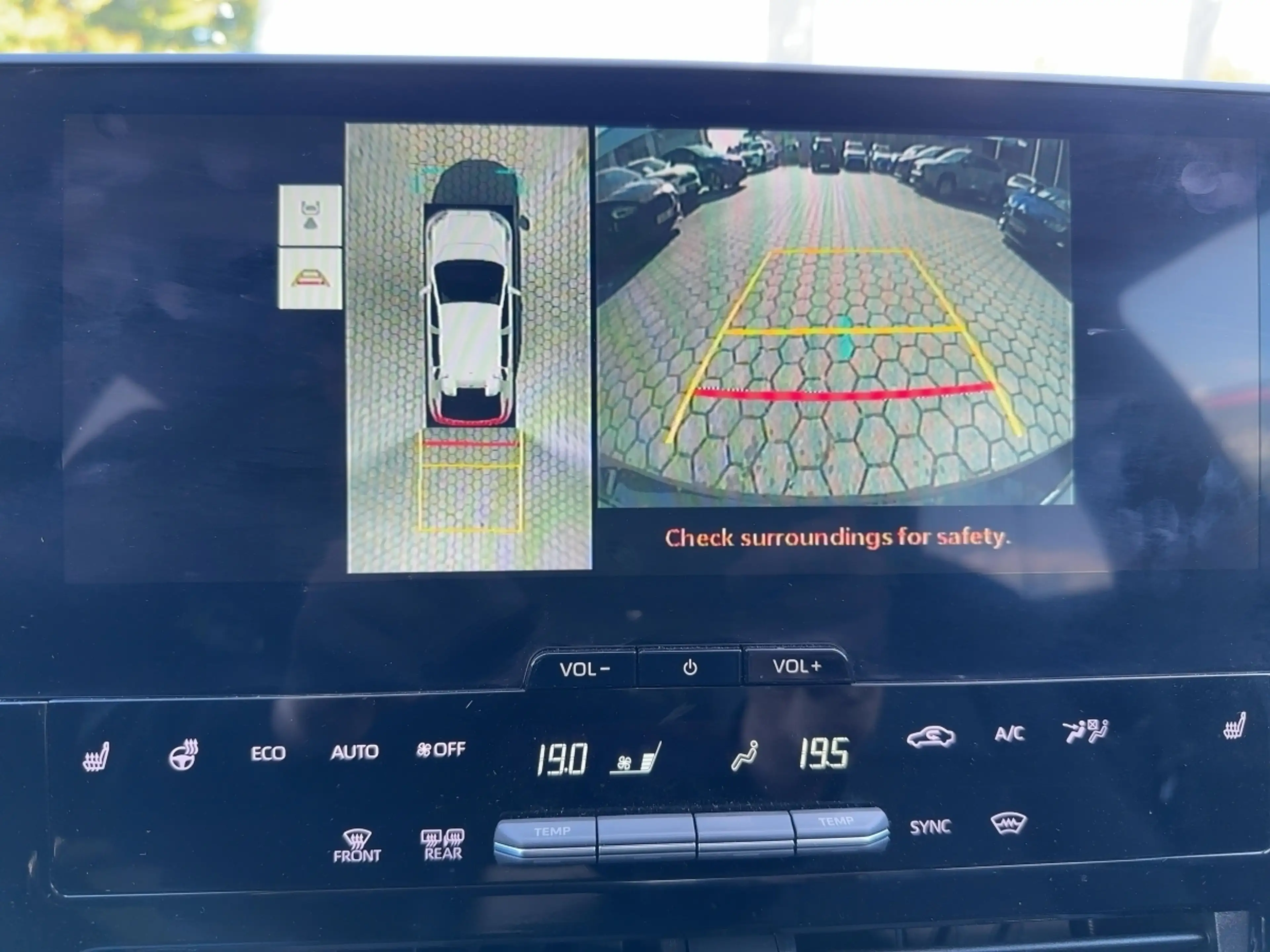 Toyota bZ4X FWD *360° KAMERA*SHZ*CCS*LRHZ*NAVI*CARPLAY* — photo 14