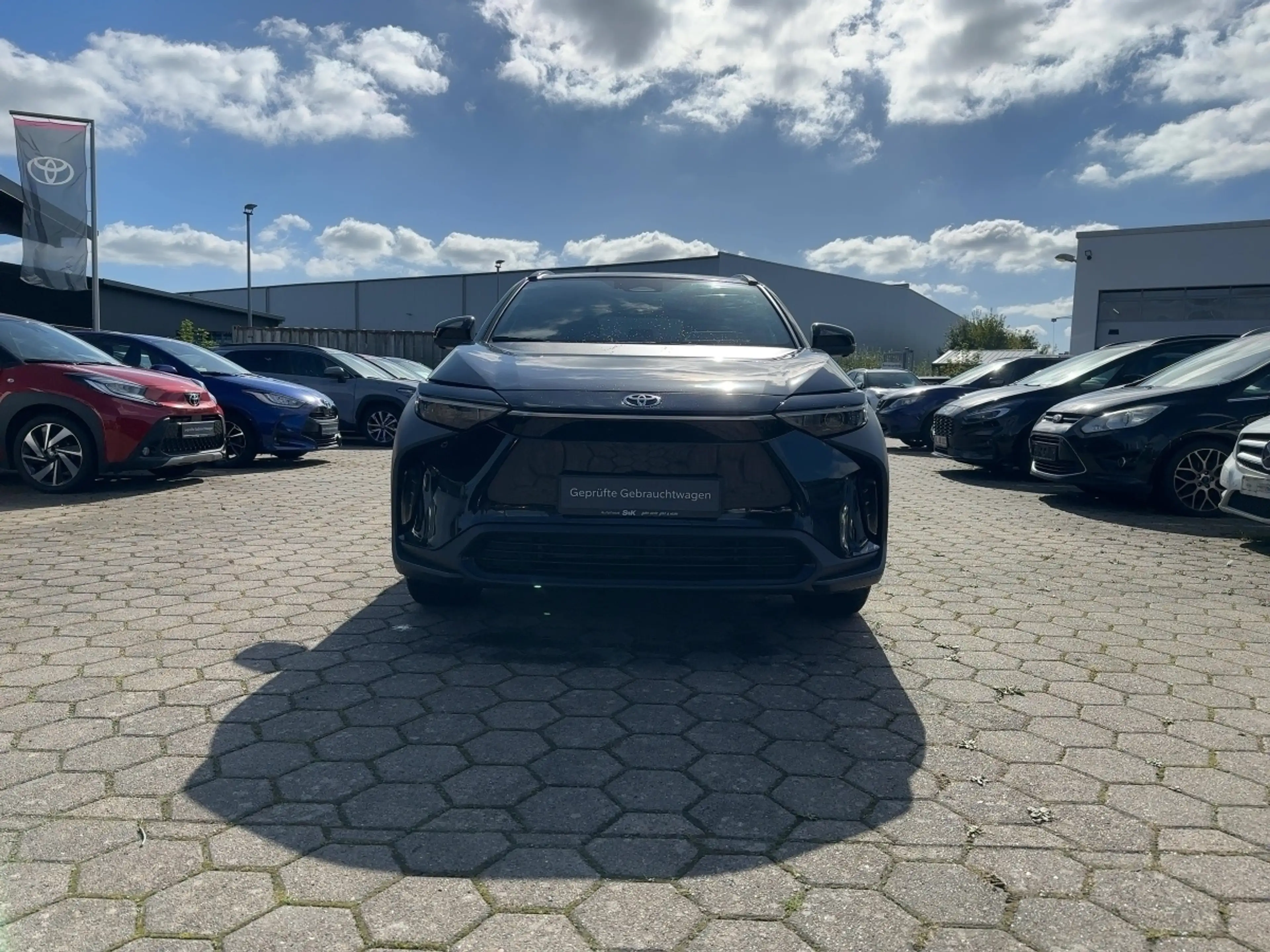 Toyota bZ4X FWD *360° KAMERA*SHZ*CCS*LRHZ*NAVI*CARPLAY* — photo 6