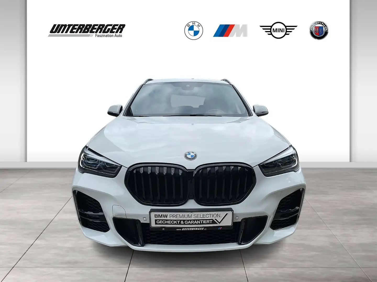 BMW X1 xDrive20i M Sportpaket-DAB-LED-Panoramadach-Rückfa White - 2
