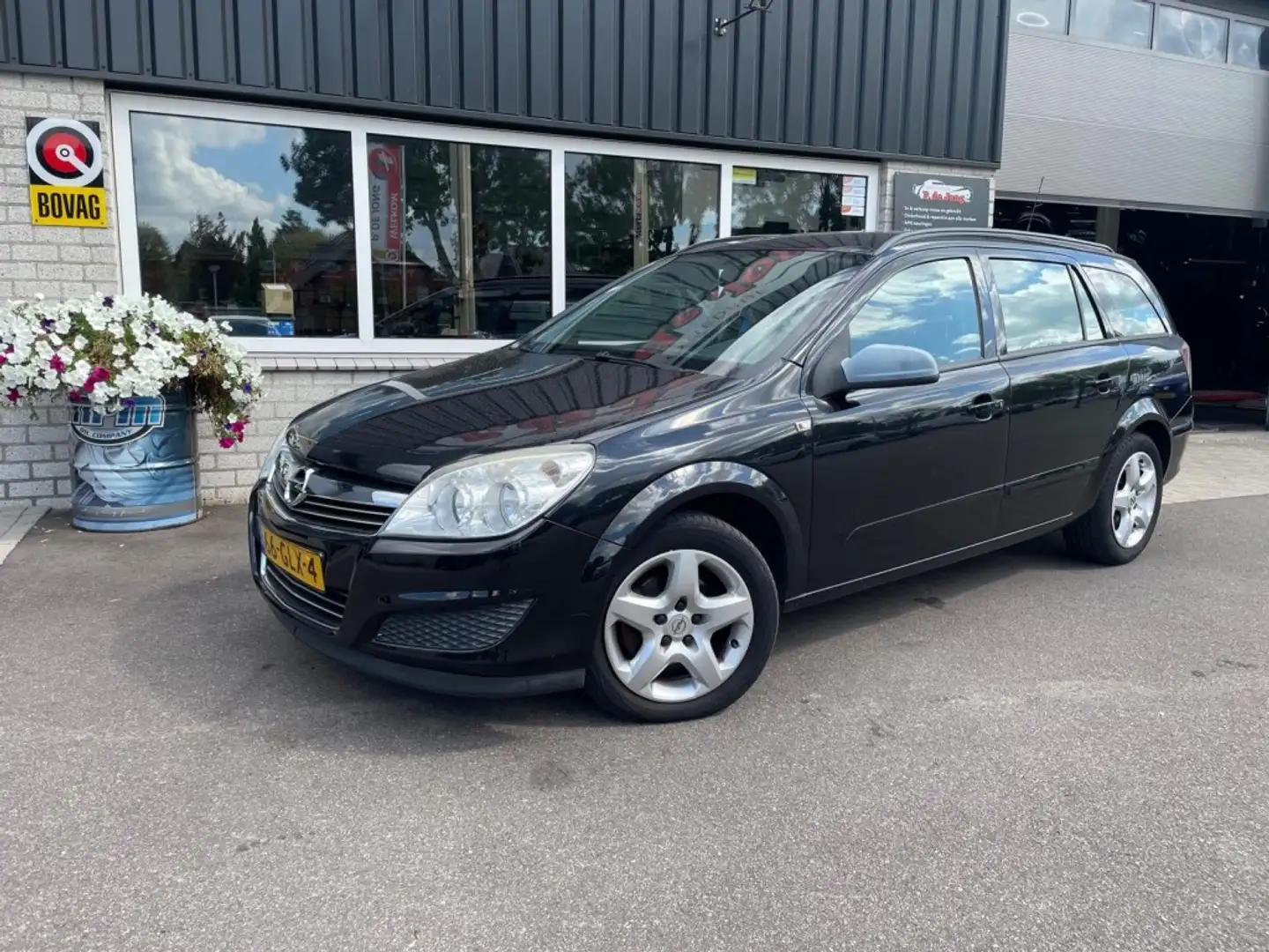 Opel Astra 1.6 BUSINESS Zwart - 2