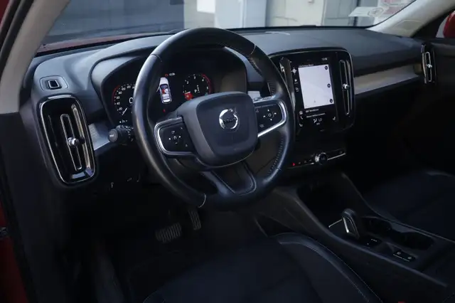 Volvo XC40 view 17