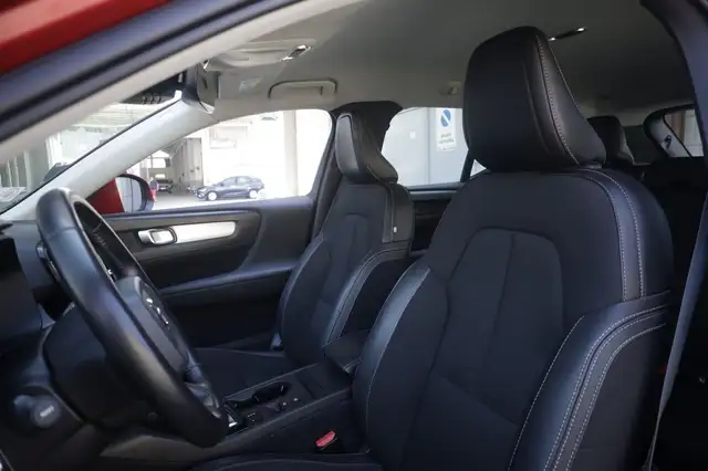 Volvo XC40 view 18