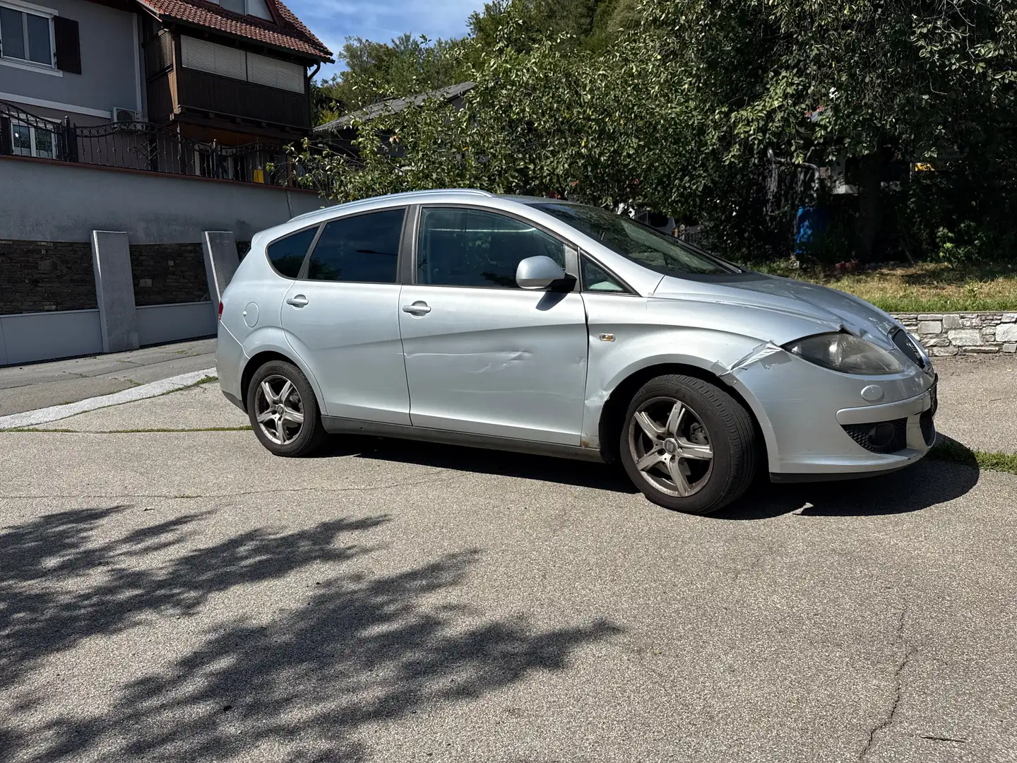 SEAT Altea XL Altea XL Reference 1,9 TDi DPF Reference Grau - 2