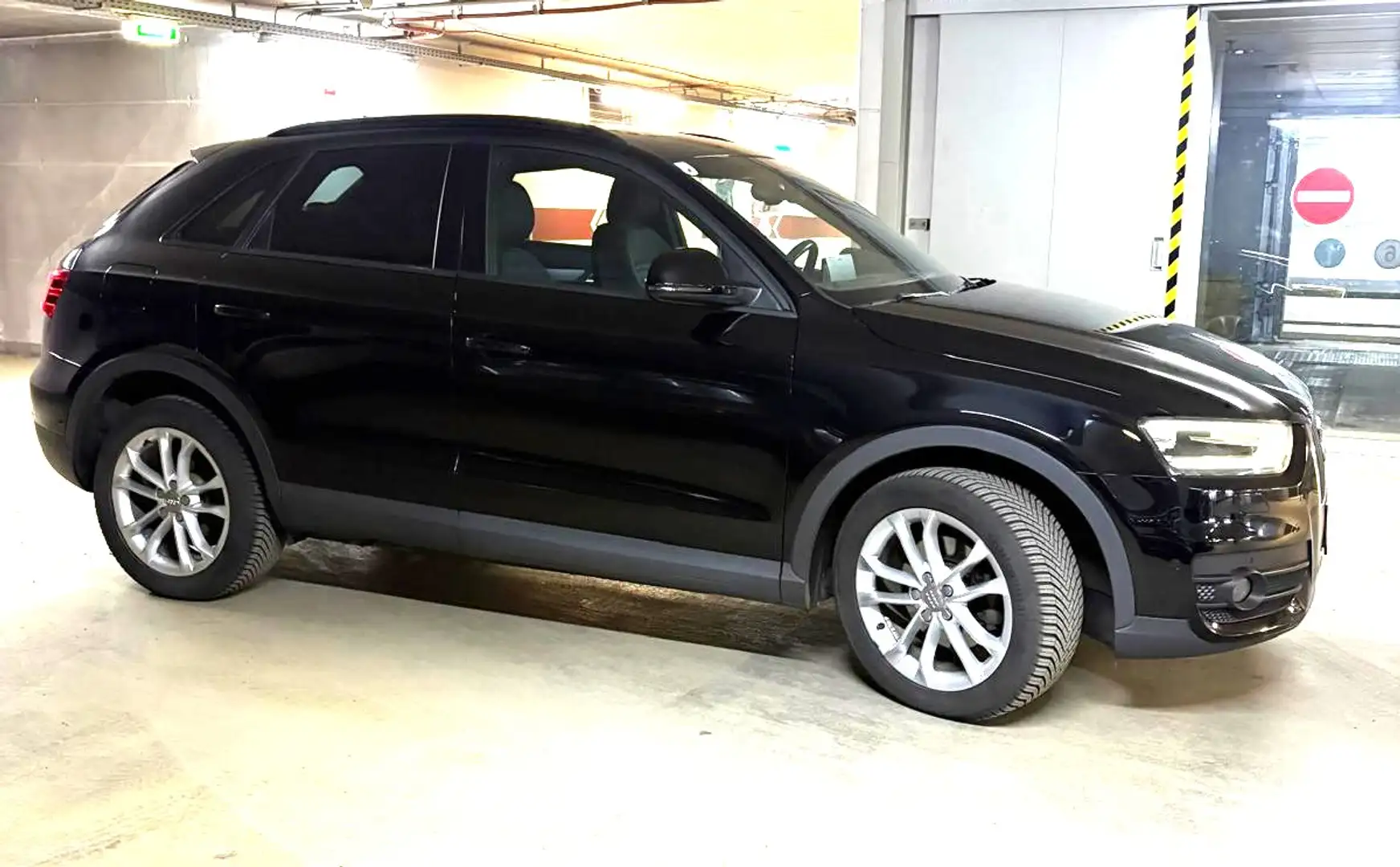 Audi Q3 Q3 2,0 TDI quattro Style DPF Style Schwarz - 1