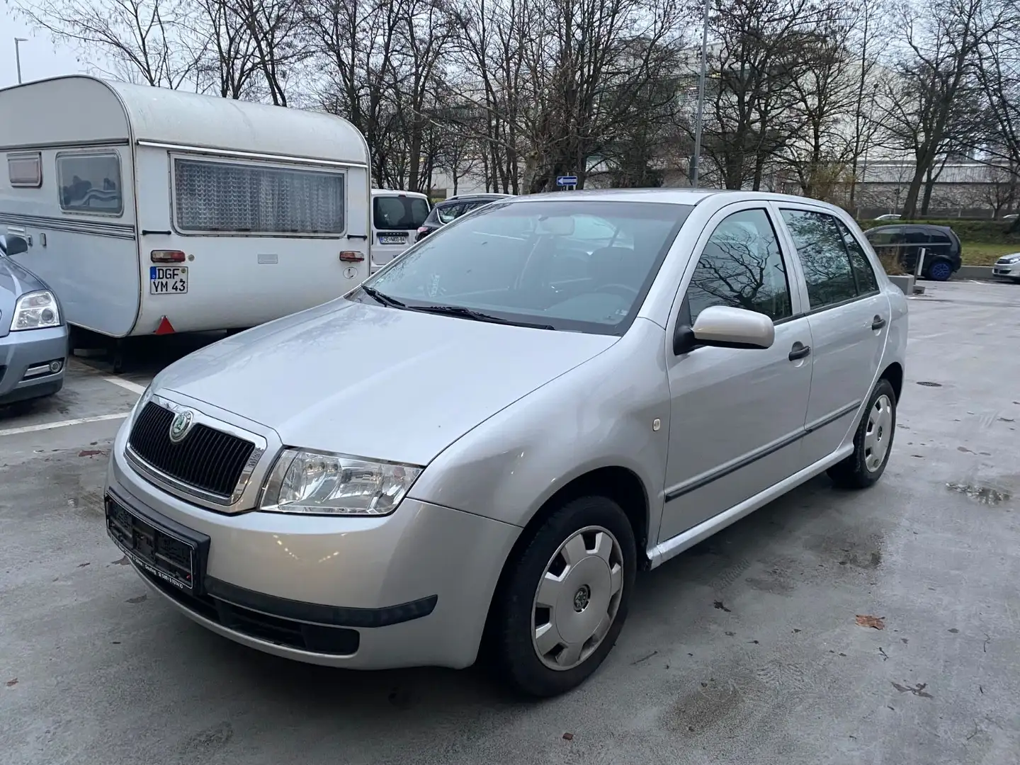 Skoda Fabia 1.4 16V Automatik Getr Klima t.01708044052 Grau - 1