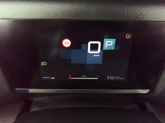 Citroen C4 view 11