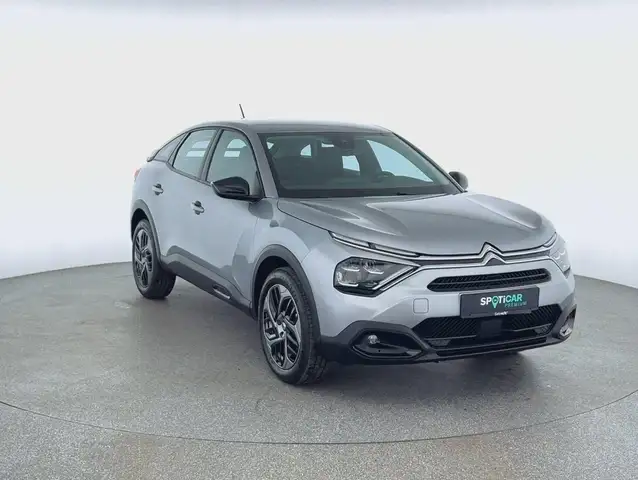 Citroen C4 view 3