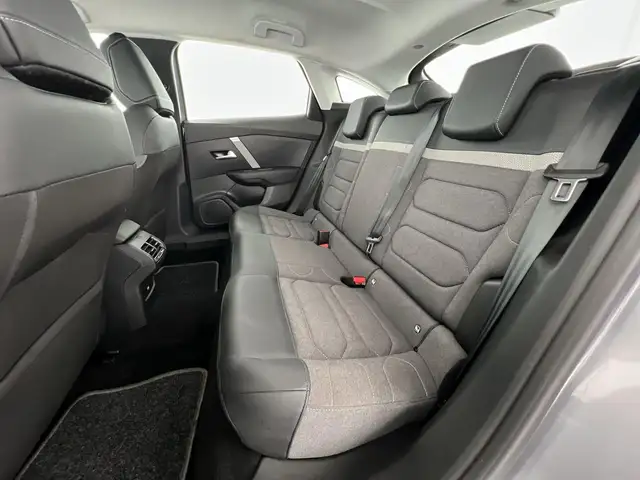 Citroen C4 view 9