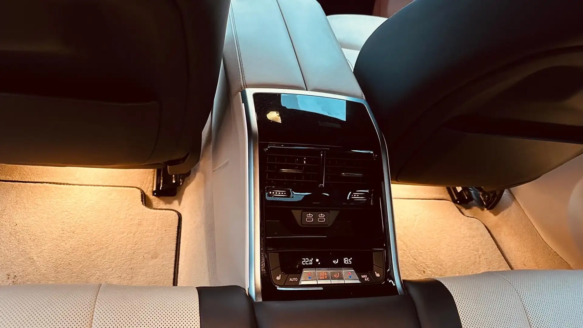 BMW M850 M850i xDrive Gran Coupe - 2