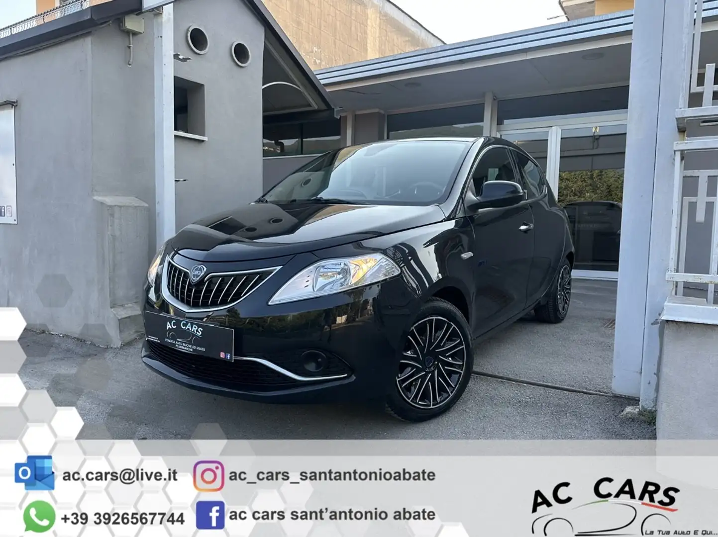 Lancia Ypsilon 1.2 8v Platinum ecochic Gpl 69cv E6 Noir - 1