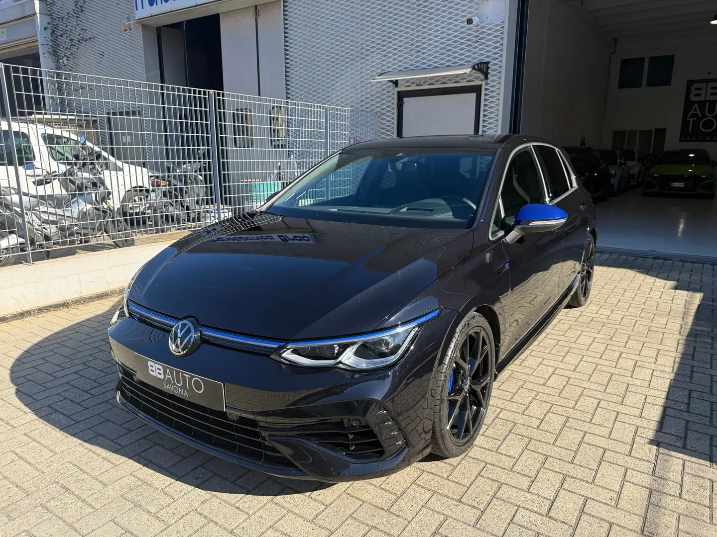 Volkswagen Golf R 2.0 TSI DSG 4Motion 20 years AKRAPOVIC DCC Nero - 2