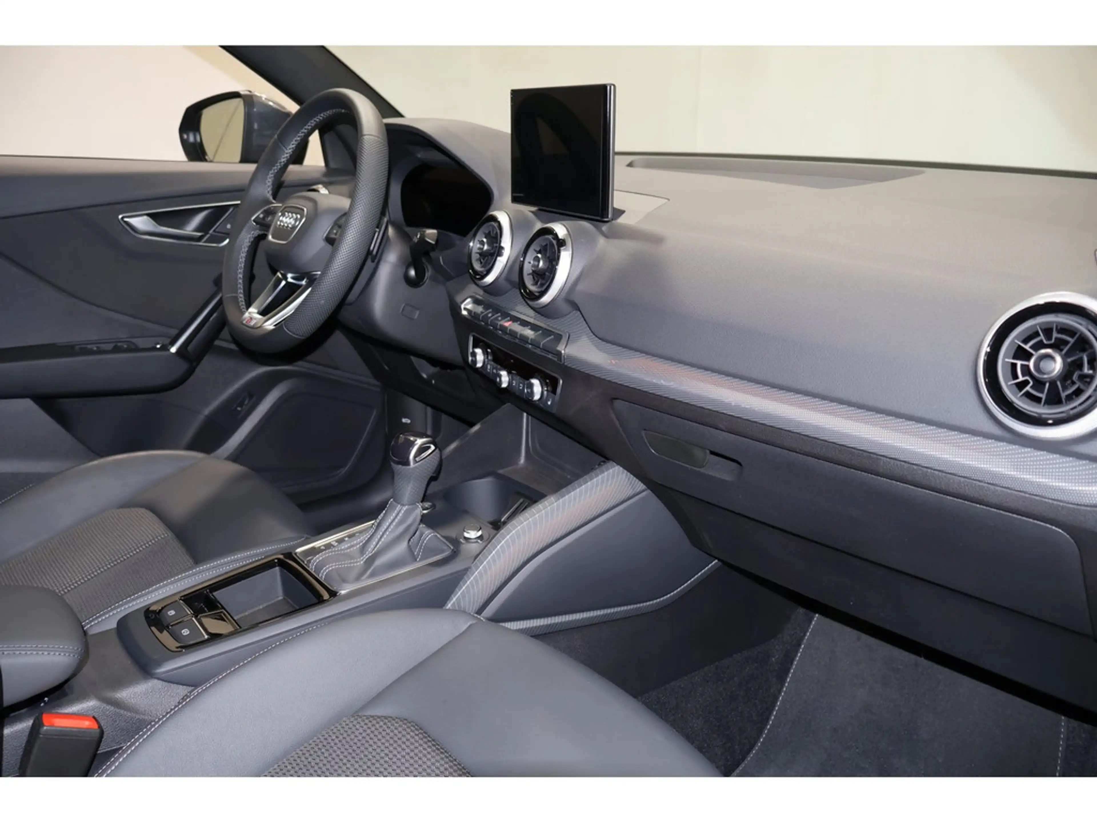 Audi Q2 35 TFSI S line MatrixLED*Kamera*Navi — photo 14