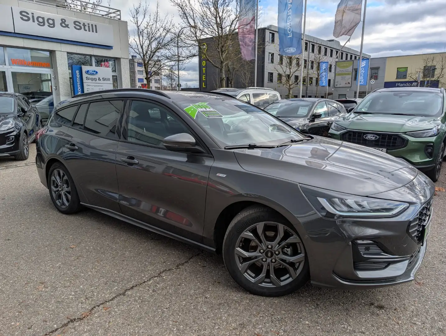 Ford Focus Turnier 1.0 ST-Line LED*ACC*HUD*NAV*SHZ*PDC Gris - 2