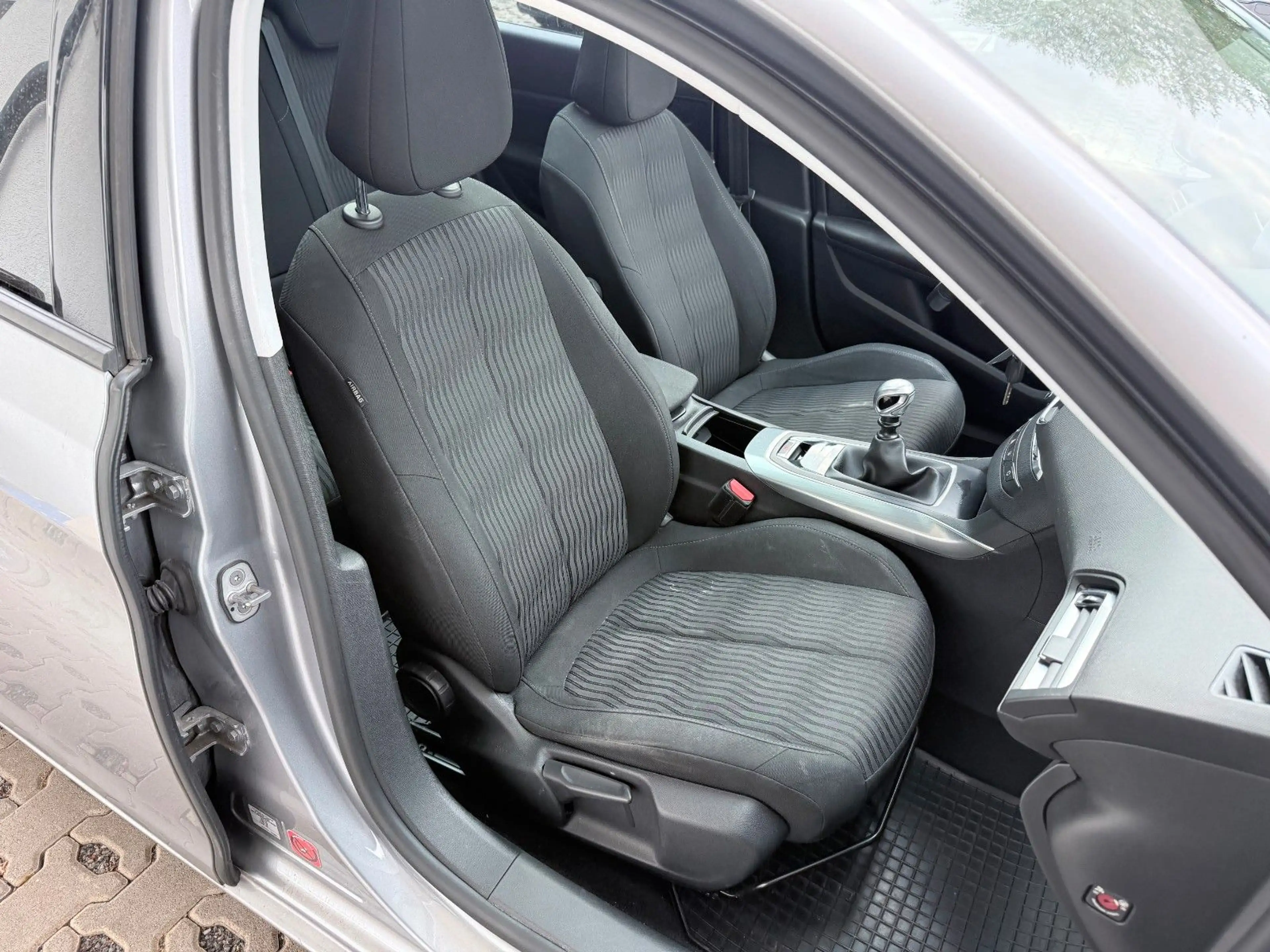 Peugeot 308 Active Hdi 150 — photo 15