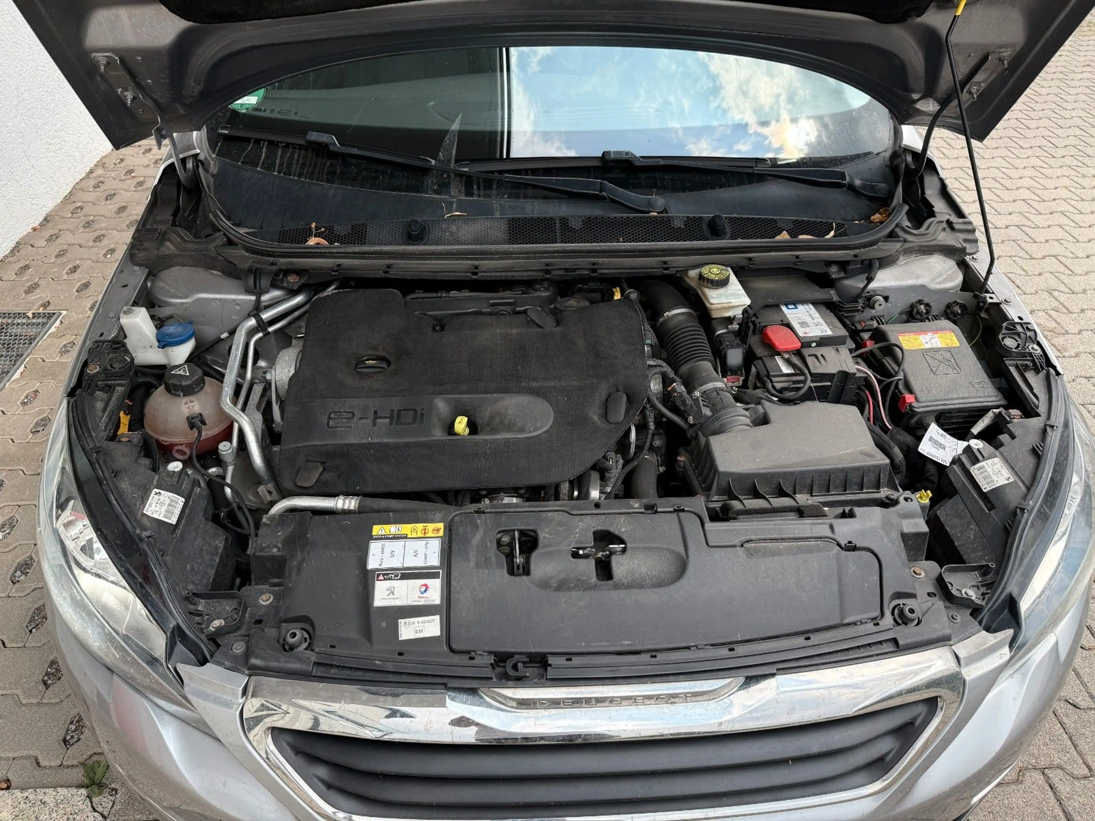 Peugeot 308 Active Hdi 150 — photo 11