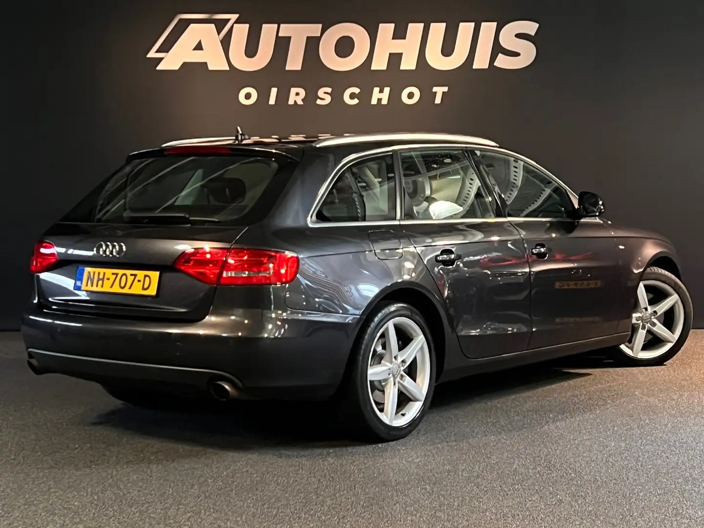Audi A4 Avant 2.0 TFSI Pro Line Leder/ Navi/ PDC/ Led/ Aut Grijs - 2
