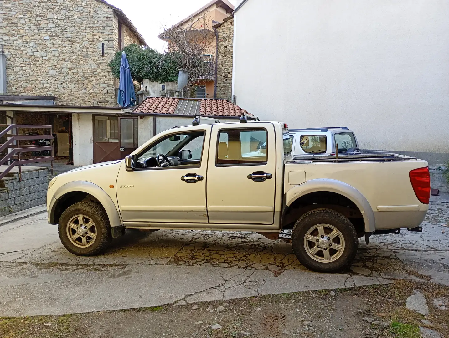 Great Wall Steed Steed 2.4 DC Super Luxury Gpl 4x4 Weiß - 1