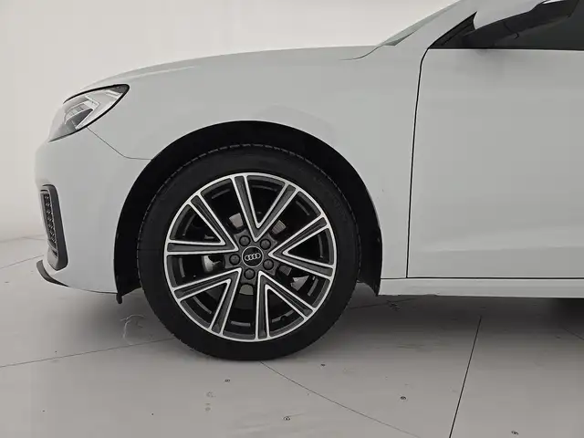 Audi A1 view 8