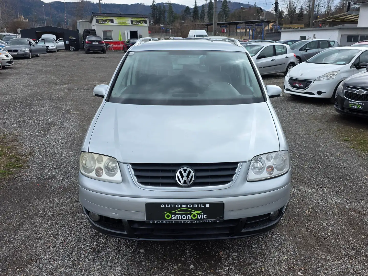 Volkswagen Touran Highline 1,9 TDI DSG Zilver - 2