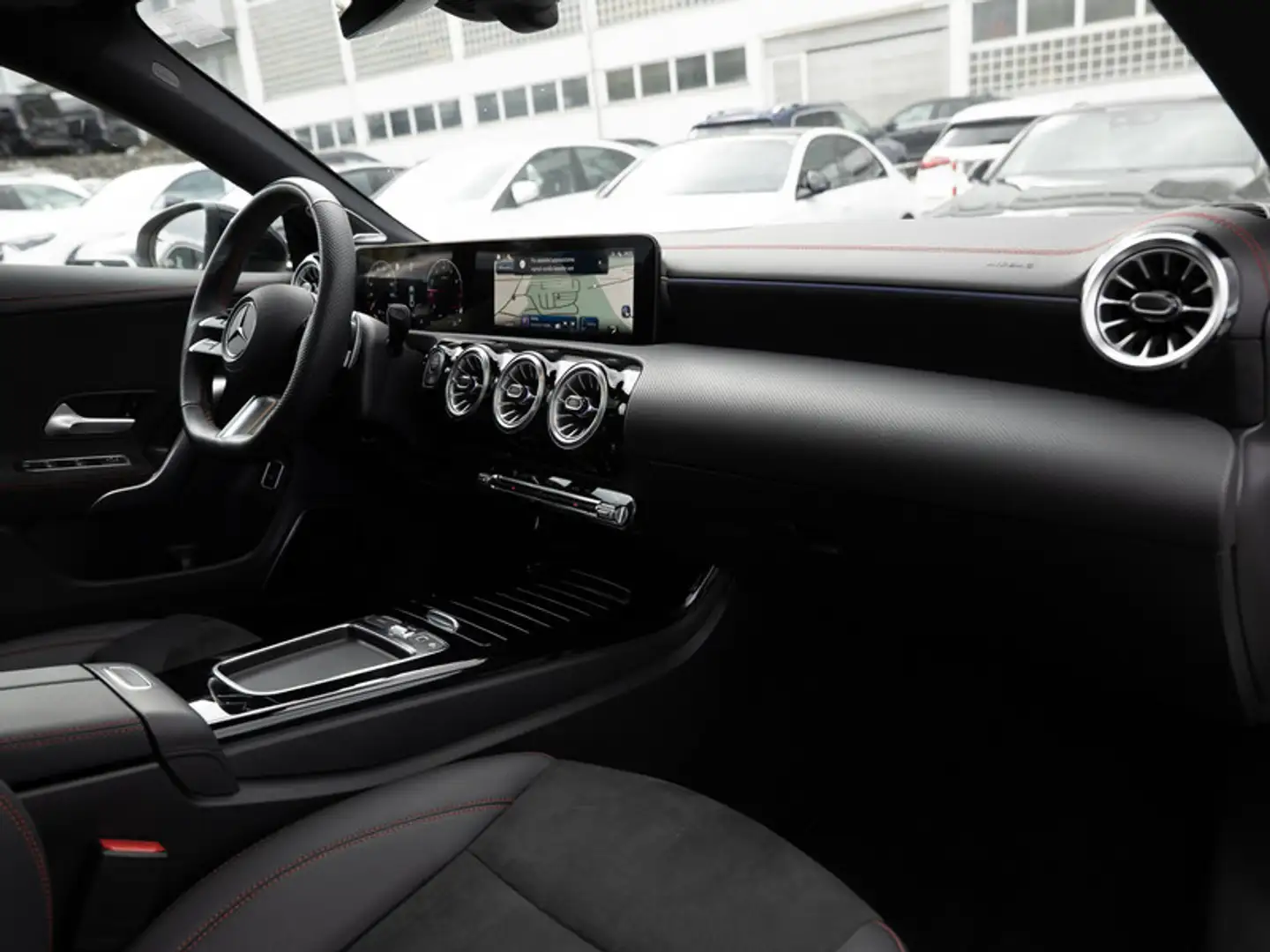 Mercedes-Benz CLA 220 4MATIC Coupé AMG-Sport+Burm+Pano+Distr Weiß - 2