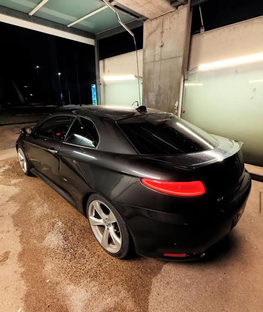 Alfa Romeo GT 2,0 JTS Distinctive Schwarz - 1
