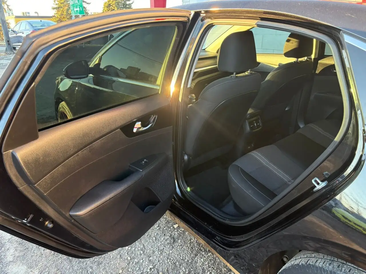 Kia Forte снимка Kia Forte