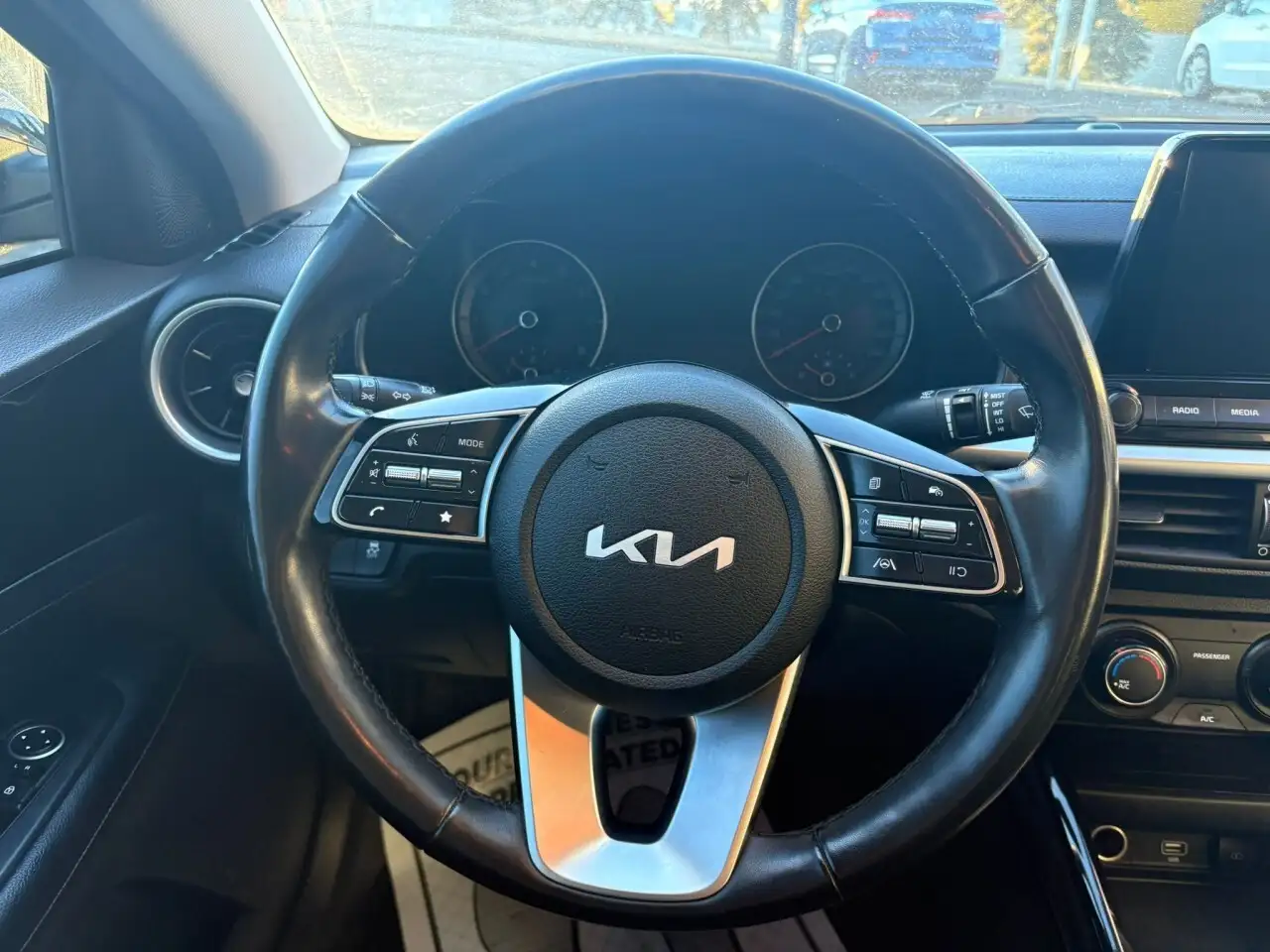 Kia Forte снимка Kia Forte