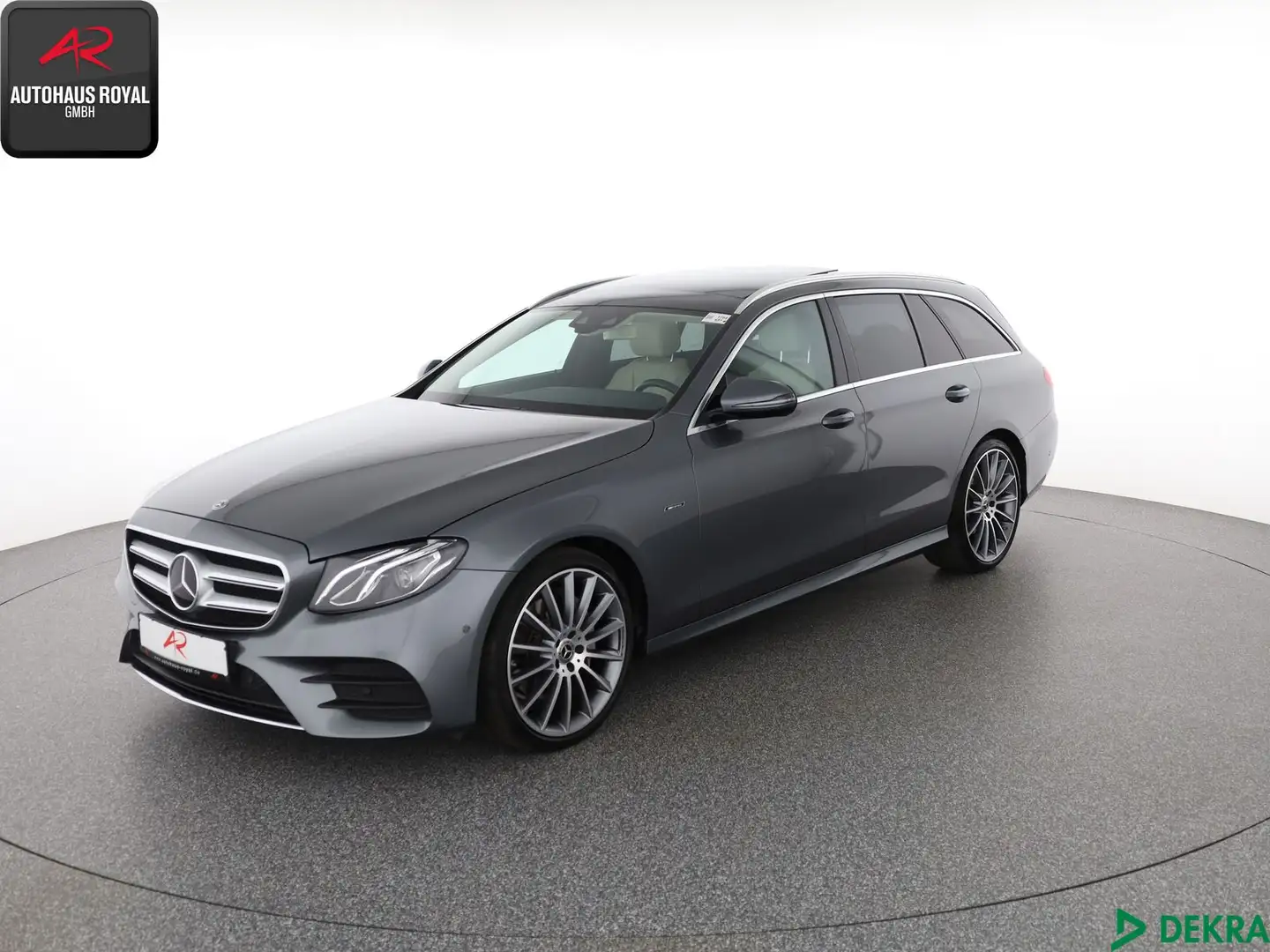Mercedes-Benz E 250 E 250 T AMG KAMERA,COMAND,DISTRO,PANO,AHK,20Z,SH Grau - 1