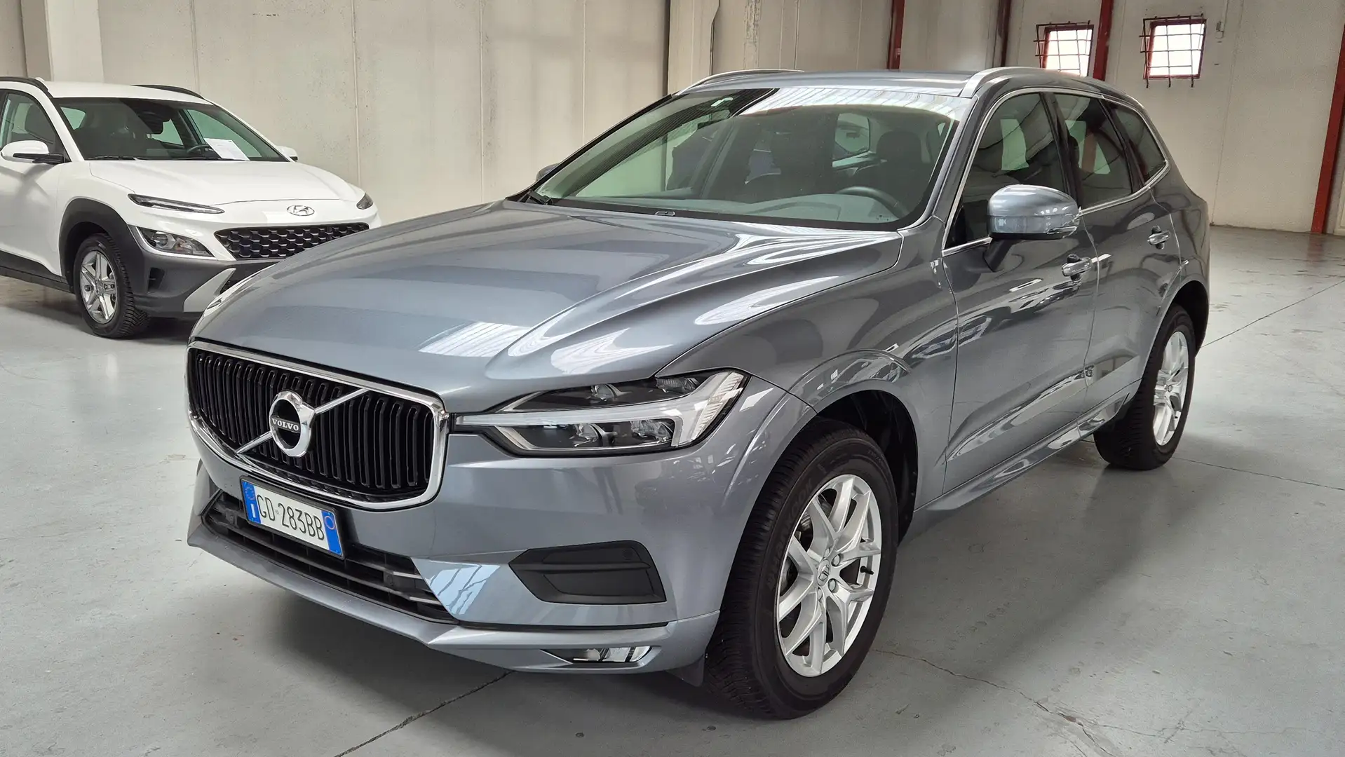 Volvo XC60 2.0 b4 awd auto MOMENTUM PRO-FULL LED-KAMERA Grau - 1