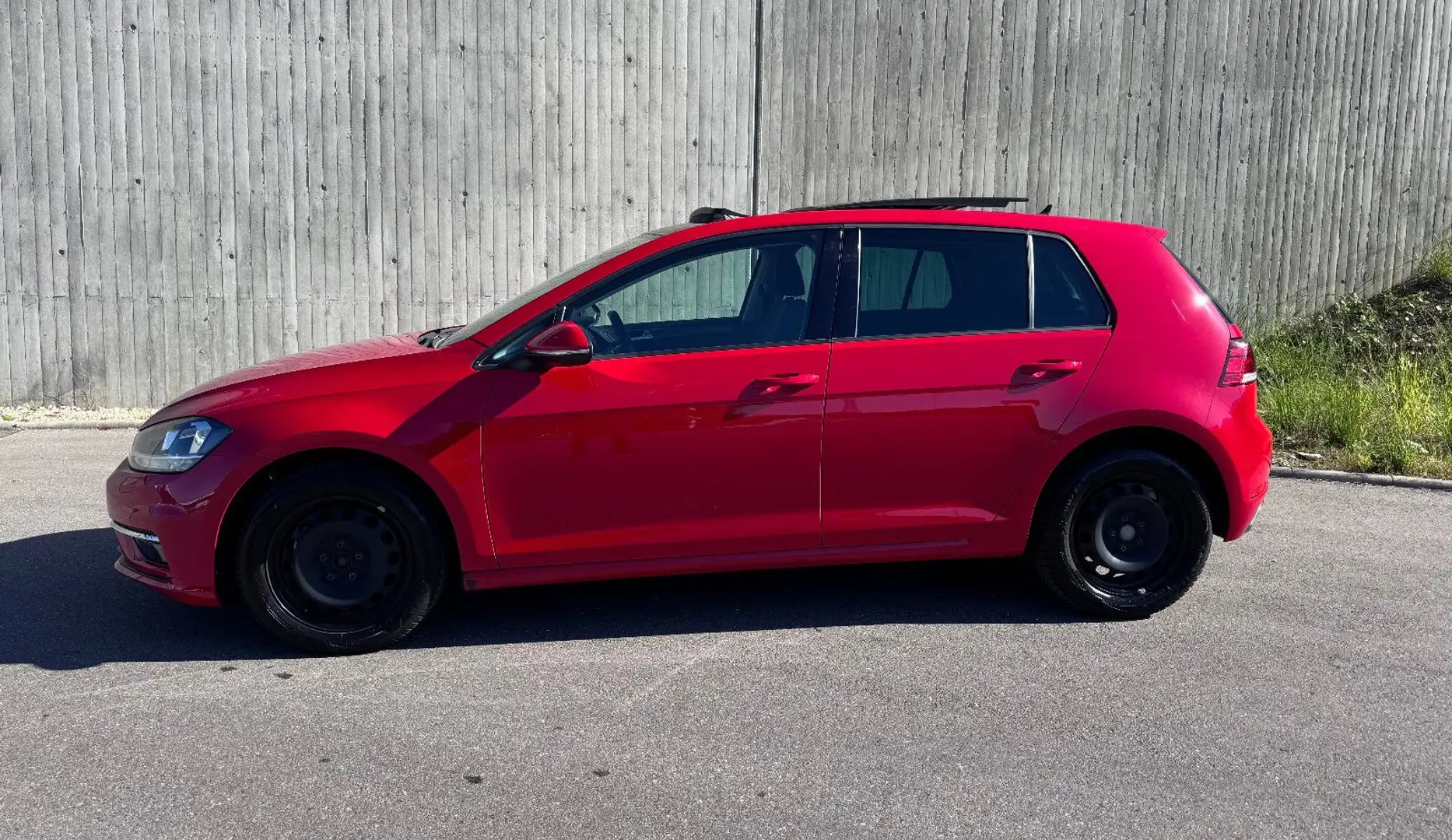 Volkswagen Golf VII Lim. 1.6 TDI Panorama SHZ Climatr. SHZ Rosso - 2