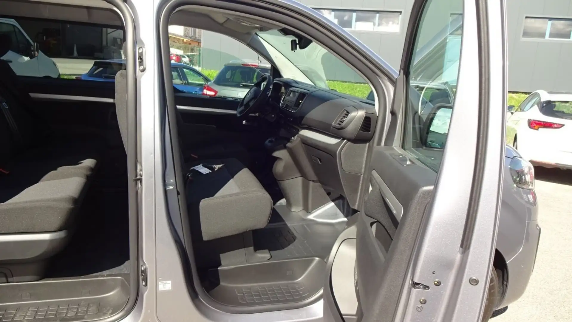 Opel Vivaro Kombi 2,0 CDTI S&S L Aut. DOKA Silber - 2