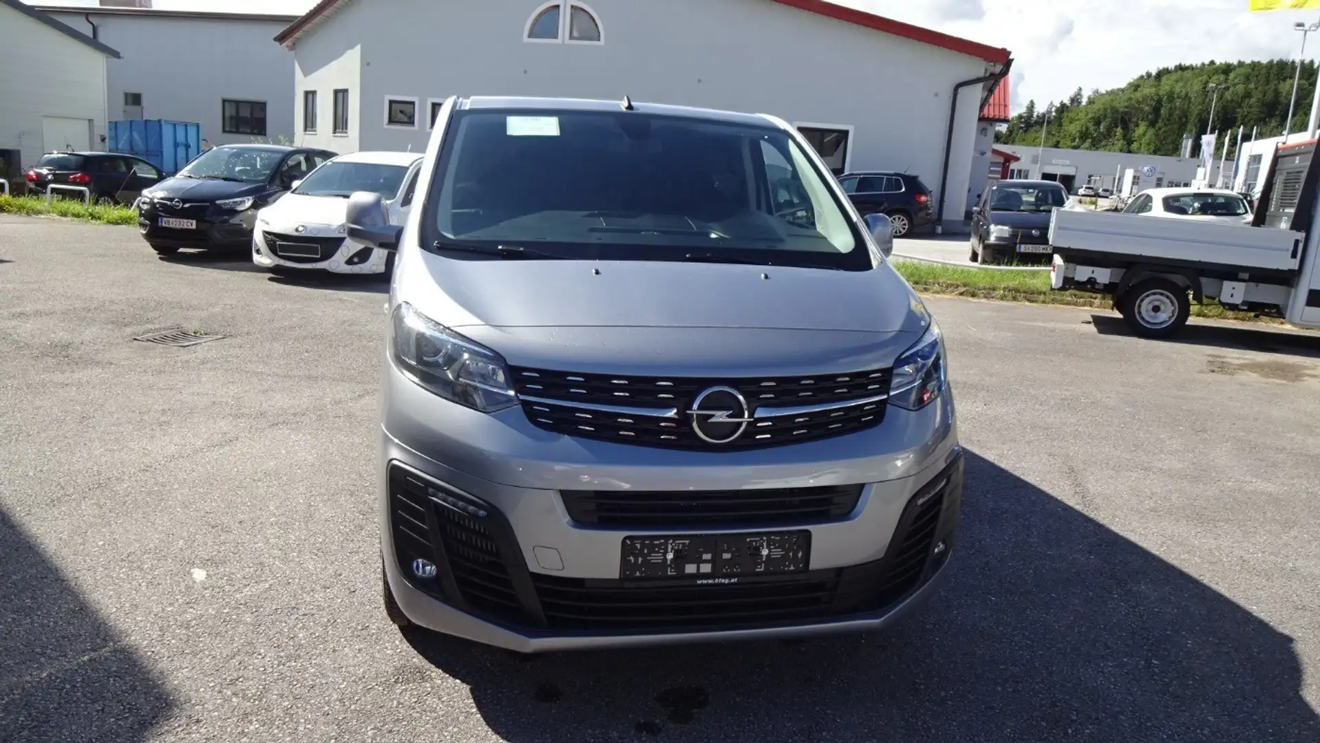 Opel Vivaro Kombi 2,0 CDTI S&S L Aut. DOKA Silber - 1